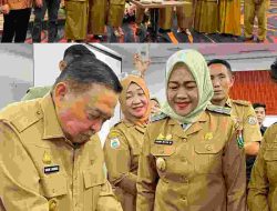 Momen Spesial di Tengah Rapat, Wagub Sulbar Rayakan Ulang Tahun