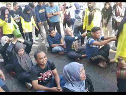 Meriahkan HUT RI ke-80, Lomba Estafet Air Semarakkan Halaman Kantor Bupati Majene