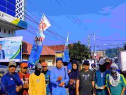IJS Majene Gelar Jumat Berkah, Bagikan Puluhan Paket Nasi untuk Tukang Becak dan Ojek
