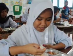 Berita Foto: Program Makan Bergizi Gratis di SMPN 4 Majene