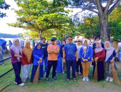 Kominfo Majene Gelar Jum’at Bersih di Taman Kota, Dukung Gerakan Indonesia Bersih dan Majene Mappaccing