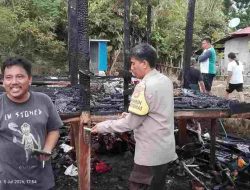 Breaking news Rumah Panggung Kepala Dusun di Majene Ludes Terbakar, Kerugian Ditaksir Rp75 Juta