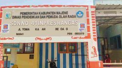 Di Tengah Jam Istirahat, Guru Kelas I SDN 41 Rangas Ajak Siswa Belajar Berhitung dengan Gambar Buah