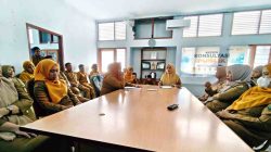 Kadis Kominfo Majene Hj. Irhamnia Muis Mandra Gelar Rapat Perdana, Tekankan Disiplin dan Kekompakan